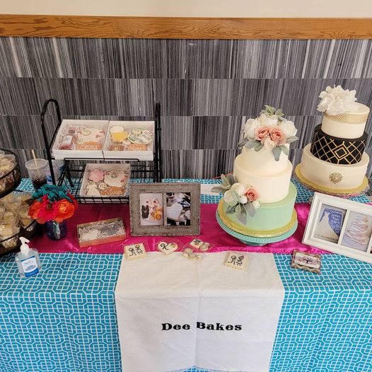 Dee Bakes bakery Bridal show wedding cake wedding cookies
