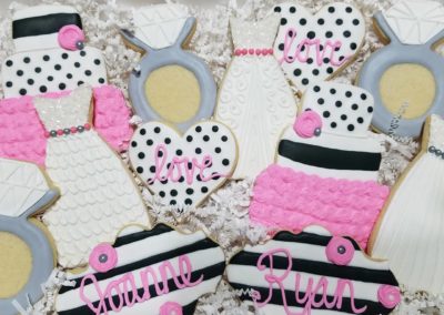 Dee Bakes bakery Bridal gift cookies