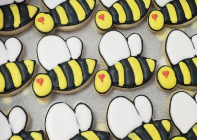 Dee Bakes bakery Birthday cookies bees