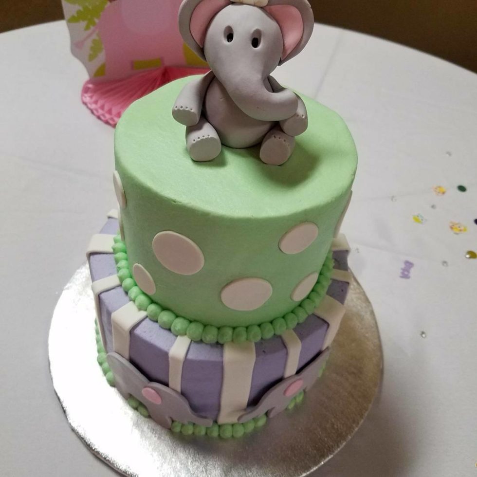 Dee Bakes bakery Baby shower cake